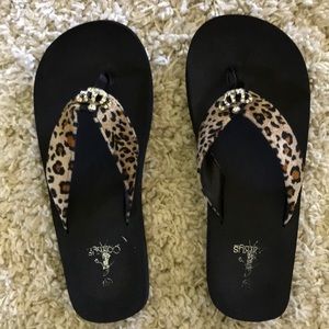 Corky’s leopard flip flops. Size 9. Boutique